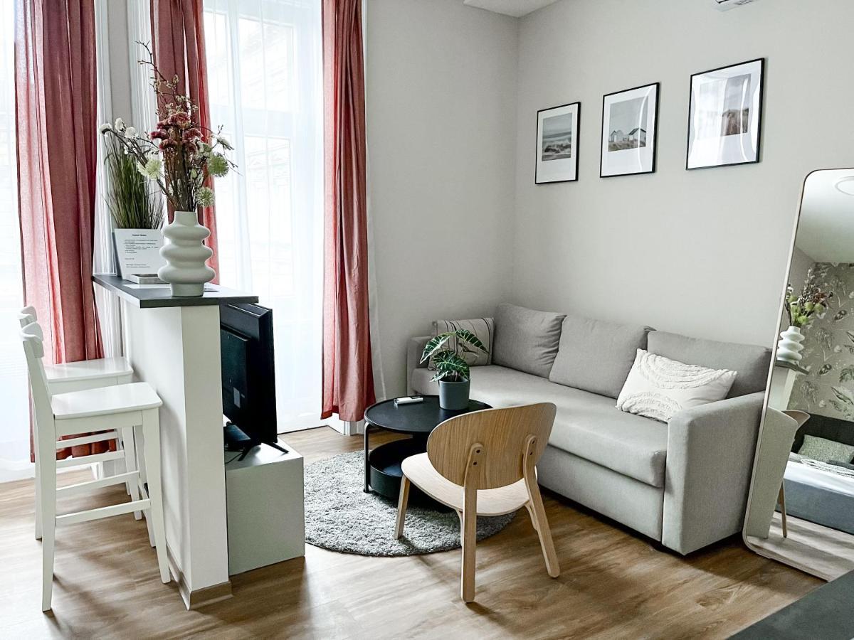 T32 Modern * Budapeste